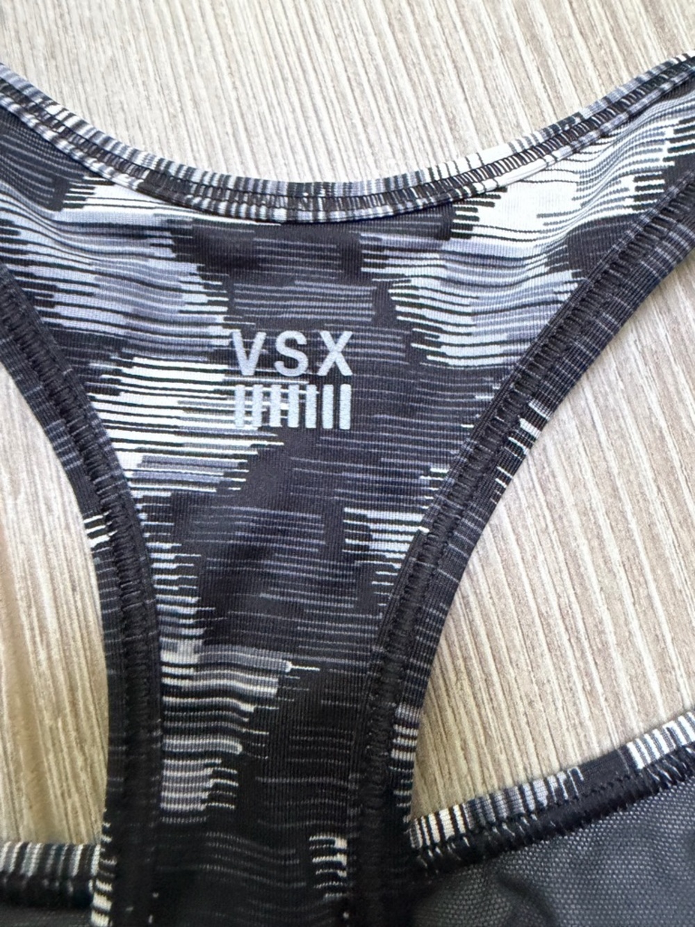 Victoria’s Secret Sport patterned neon sports bra athletic running support - Picture 3 of 4